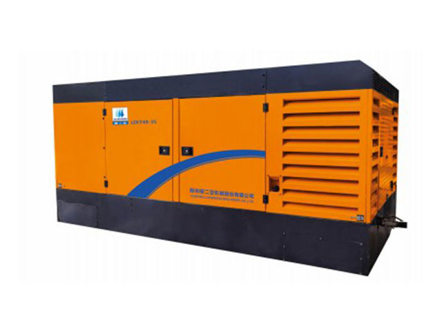 大型(xing)移動螺杆空(kong)壓機高風壓(ya)